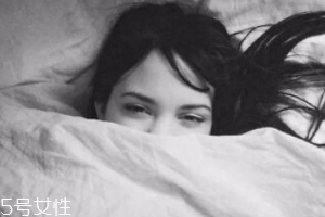 什么時候不能敷面膜？深夜不要敷面膜