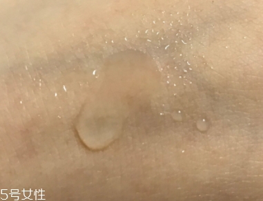 純露可以當噴霧嗎？隨時為你補充水分