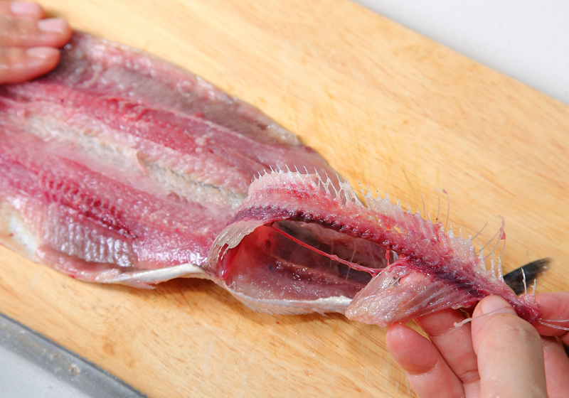 秋刀魚怎么殺？秋刀魚如何清洗