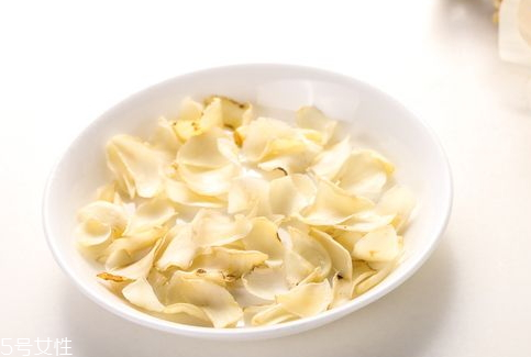 干百合發黃了還能吃嗎 略發黃的可以吃