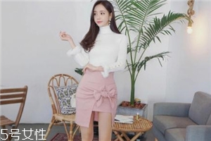 粉色短裙配什么鞋子？少女感爆棚穿搭