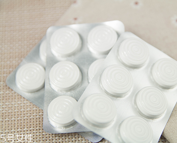 明治益生菌酸奶片好吃嗎？酸酸甜甜口感好