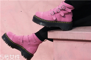 lazy oaf與dr.martens聯名厚底馬丁靴多少錢_在哪買？