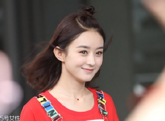 短發半丸子頭怎么扎 減齡又甜美