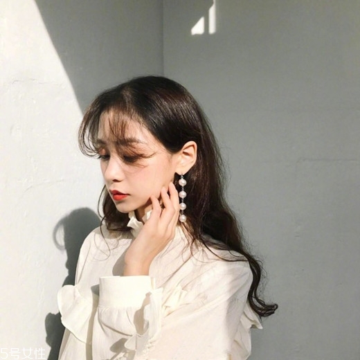 齊肩直發怎么扎好看 凸顯女神清純