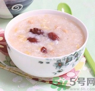 花生皮能不能吃？花生能和螃蟹一起吃嗎？