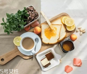 沃森麥盧卡蜂蜜怎么吃？watsonson麥盧卡蜂蜜這樣服用