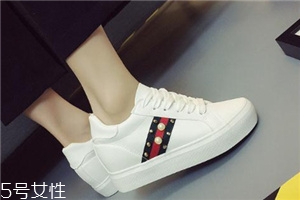 小白鞋可以用漂白水洗嗎？不要長期用漂白水洗小白鞋