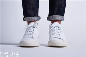 小白鞋可以用牙膏洗嗎？小白鞋用牙膏洗好處多