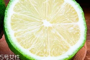 青檸檬可以泡蜂蜜嗎？青檸檬泡蜂蜜味道好嗎？