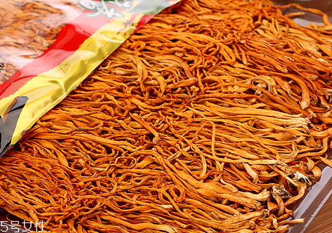 蟲(chóng)草花一次吃多少 蟲(chóng)草花泡茶用量