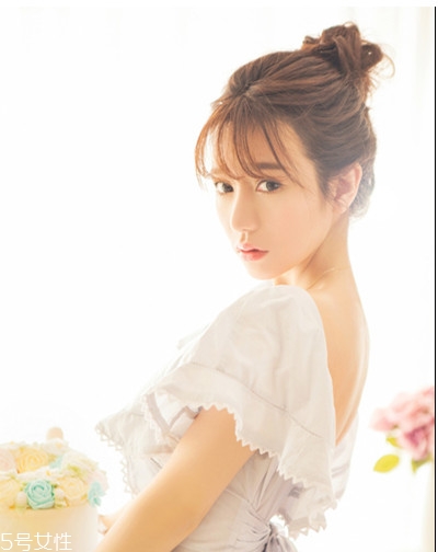 夏天扎什么頭發最涼快 22款夏日清涼編發