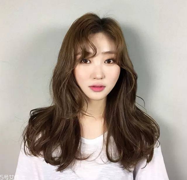 女生中長發如何留顯瘦 五款顯瘦中長發發型