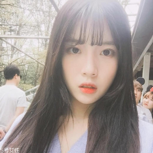 女生中長發如何留顯瘦 五款顯瘦中長發發型