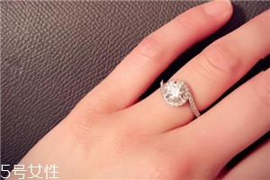 戒指為什么戴左手？戒指戴在左手的原因