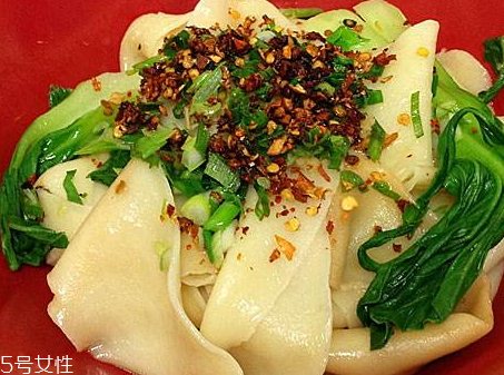 褲帶面的蘸汁怎么做 褲帶面的營養價值