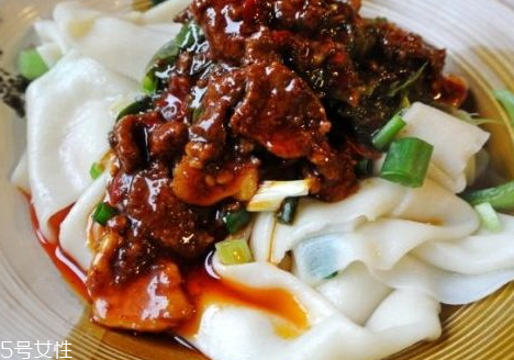 褲帶面的蘸汁怎么做 褲帶面的營養價值