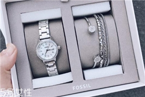 fossil手表防水嗎？fossil手表防水性怎么樣？