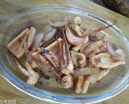 魷魚是烏賊嗎？魷魚跟烏賊是一種嗎？