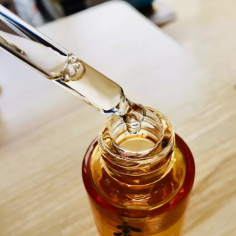 嬌蘭黃金復(fù)原蜜和雅詩(shī)蘭黛小棕瓶哪個(gè)好？