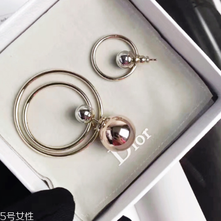 耳環后面的扣叫什么？耳環背后的扣叫法