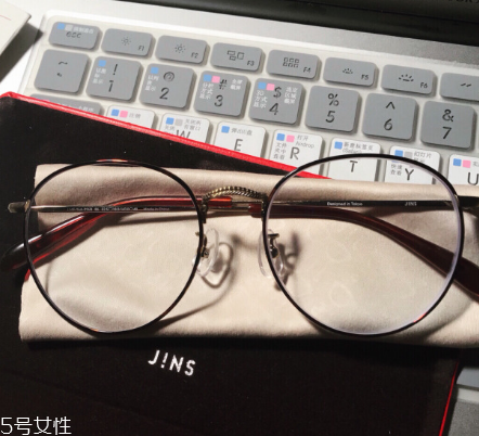 jins防藍(lán)光眼鏡有用嗎？jins防藍(lán)光眼鏡有效果嗎？