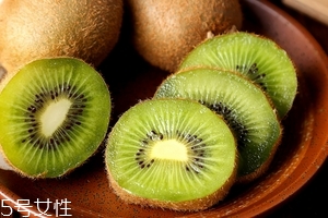 獼猴桃會拉肚子嗎？獼猴桃會導致腹瀉嗎？