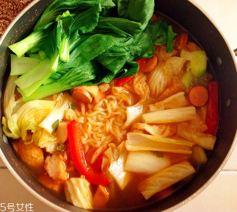 方便面和米飯哪個熱量高？方便面和米飯哪個更容易長胖？