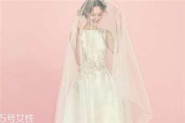 婚紗上的紅酒怎么處理？婚紗沾上紅酒怎么洗掉？