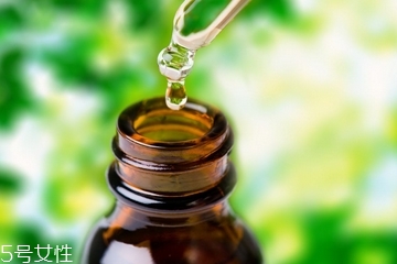 油皮能用精油嗎？精油適合油皮用嗎？