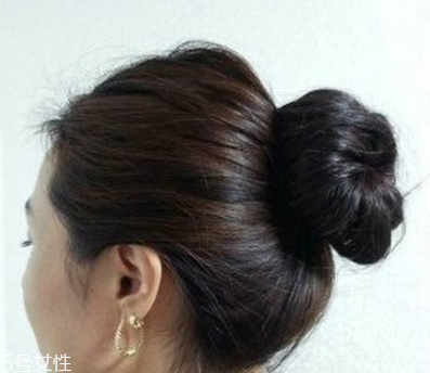 發量少簡單隨意丸子頭教程 發量少也能hold住的丸子頭