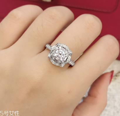 鉆戒可以用醋洗嗎？鉆戒用醋洗是對的嗎？