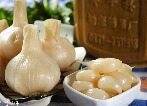 糖醋蒜的腌制方法 糖醋蒜怎么做？