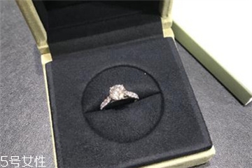 鉆戒和婚戒怎么一起戴？鉆戒和婚戒怎么同時戴？