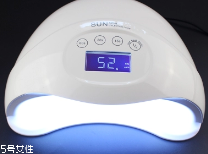 美甲燈會把手照黑嗎？美甲燈之前要涂防曬霜嗎？