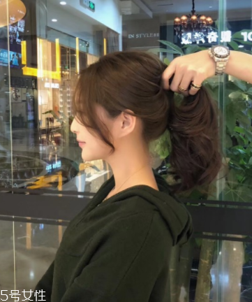 燙發是冷燙好還是熱燙好？冷燙和熱燙哪個更自然？