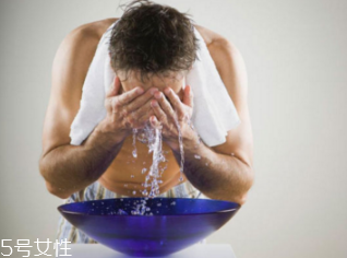 男人怎么護膚比較好 男人健康護膚的13個小細節