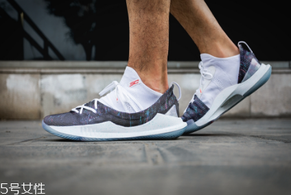 under armour curry 5測評 庫里5代戰靴實戰表現