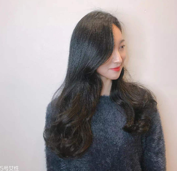 卷發怎么打理自然又卷 這些小技巧你要學會
