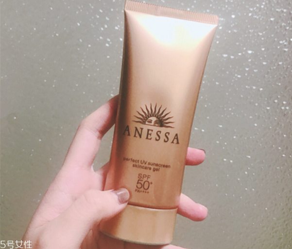 安耐曬乳液好還是啫喱 安耐曬乳液和啫喱區別