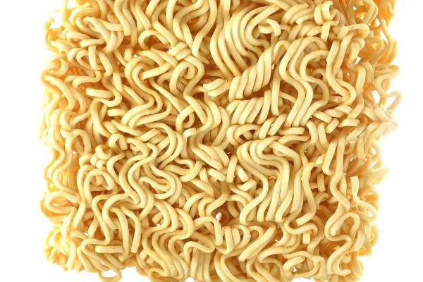 方便面是誰發明的？買方便面注意看保質期