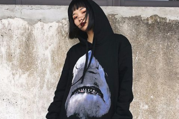 衛衣上有油漬怎么去除 用這些技巧