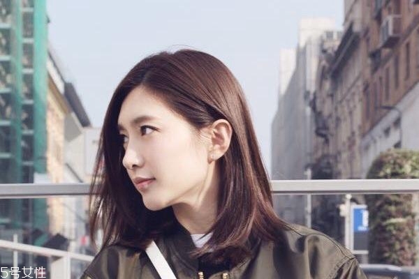 頭發少染什么顏色好看 亮色系能膨脹秀發