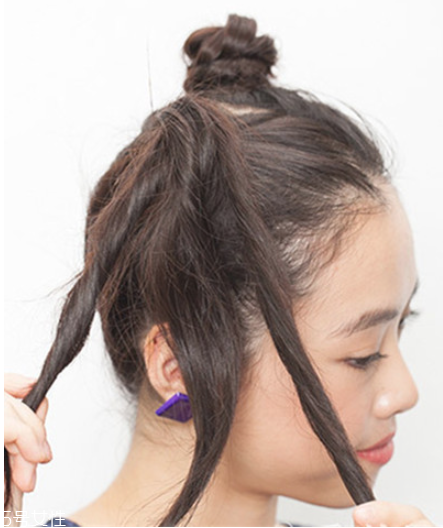 如何自己做簡(jiǎn)單盤(pán)發(fā) 雙丸子頭最好看的扎法