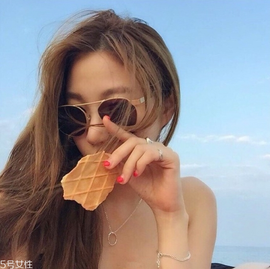 冬天頭發染什么顏色好看 冬天染發顏色大全圖片