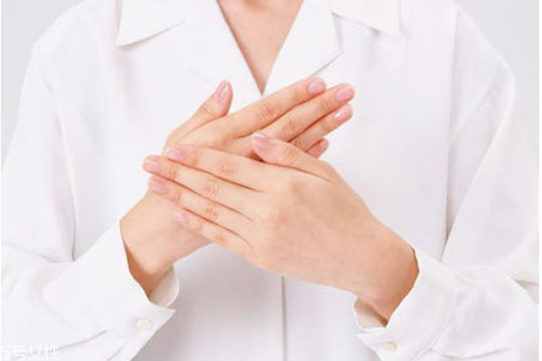 冬天手腳冰涼夏天手腳發熱是怎么回事