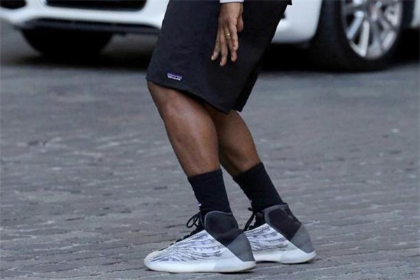 yeezy籃球鞋什么時候發售 拉風夜光設計