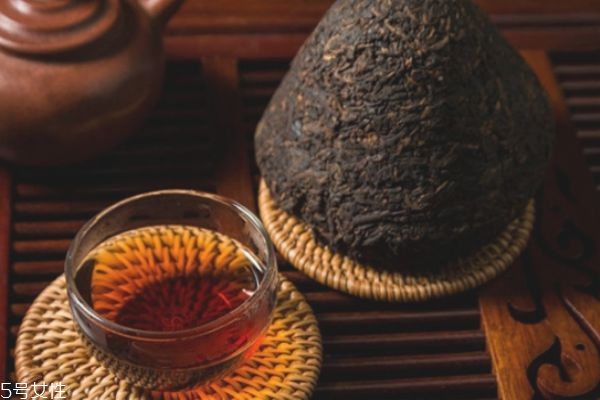 喝黑茶的好處和壞處 關于黑茶的認識誤區