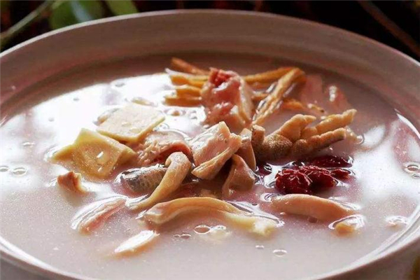 豬肚雞是發物嗎 食用要適量