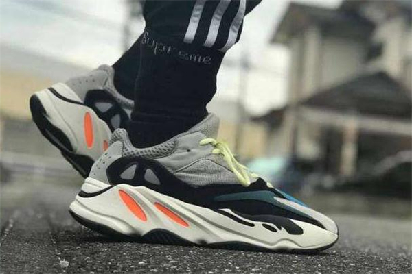 yeezy 700買(mǎi)小了怎么辦 這樣來(lái)處理